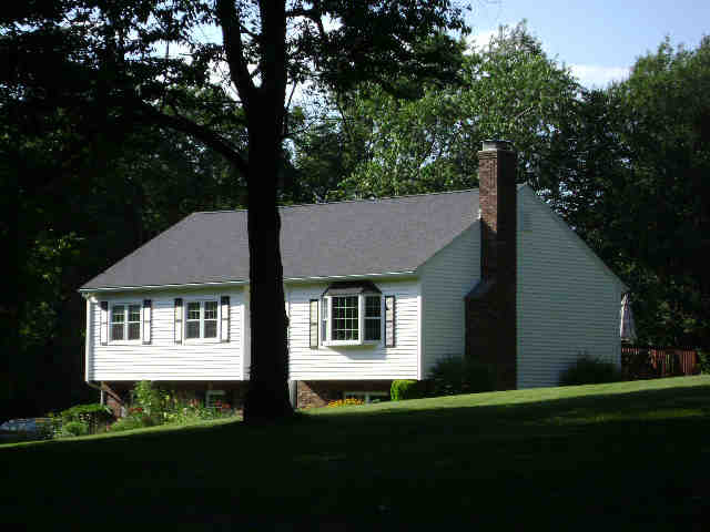 Building photograph for 17 SUNSET RD